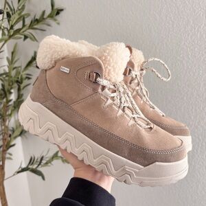 UGG TerreTrail Cozy Lace Boots  7.5